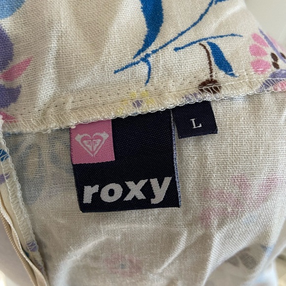 Roxy - Picture 3 of 3